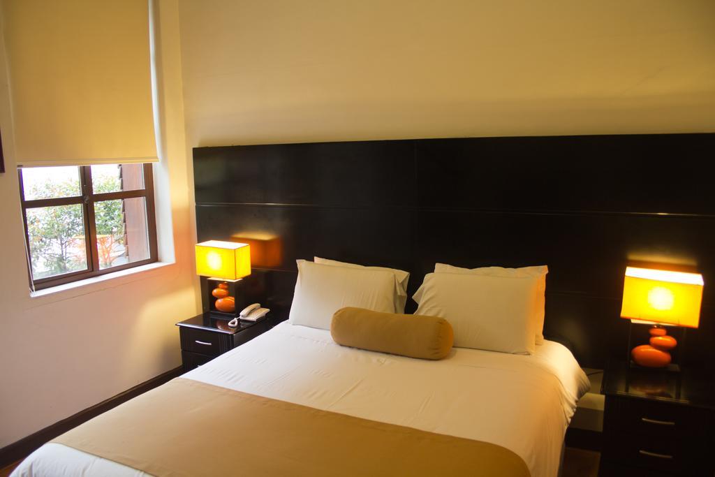 Hotel 쿠엔카 외부 사진